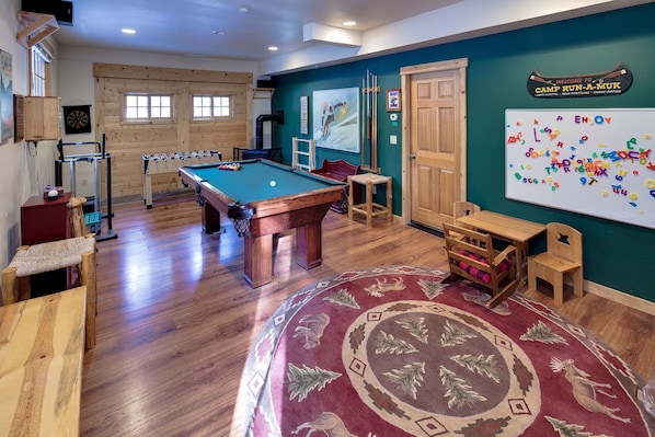 Diamond Peak 2 - Garage Game Room