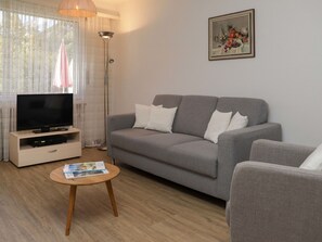 Couch, Möbel, Eigentum, Bilderrahmen, Tabelle, Komfort, Holz, Wohnzimmer, Interior Design, Fussboden