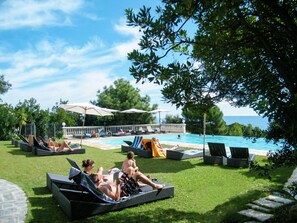 Loisir, Herbe, Été, Pelouse, Tourisme, Arbre, Arrière-Cour, Vacances, Mobilier De Jardin, Des Loisirs