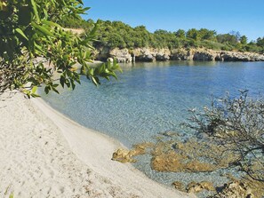 Body Of Water, Water, Water Resources, Vegetation, Shore, Tree, Bank, Wilderness, Sea, Lake