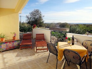 Eigentum, Grundeigentum, Haus, Gebäude, Zimmer, Zuhause, Balkon, Terrasse, Möbel, Interior Design