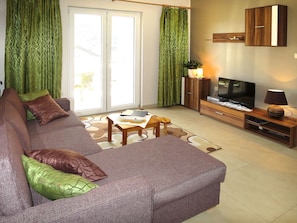 Möbel, Zimmer, Wohnzimmer, Interior Design, Eigentum, Fussboden, Wand, Vorhang, Gebäude, Couch