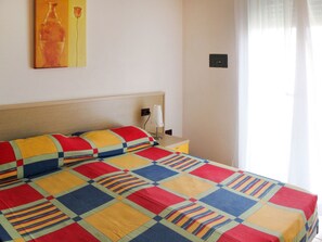 Schlafzimmer, Bett, Bettdecke, Zimmer, Möbel, Eigentum, Bettrahmen, Bedding, Interior Design, Fussboden