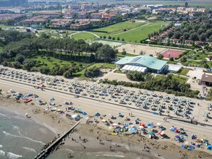 Gebäude, Baum, Wasser, Urban Design, Küsten Und Ozeanische Forms, Biome, Landschaft, Sommer, Freizeit