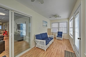 You'll be situated across the street from the beach and famous attractions.