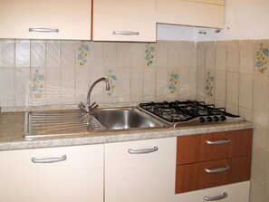 Sinken, Countertop, Spüle, Eigentum, Küche, Zimmer, Cabinetry, Fliese, Möbel, Interior Design