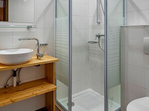 Tap, Sink, Plumbing Fixture, Mirror, Bathroom Sink, Bathroom, Shower Door, Building, Floor