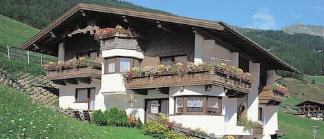 Maison, Propriété, Village De Montagne, Chaîne De Montagnes, Bâtiment, Montagne, Domicile, Alpes, Architecture, Station De Montagne