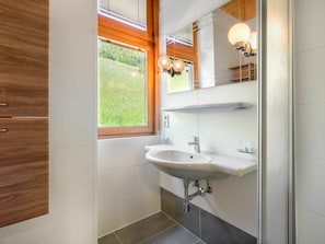 Miroir, Robinet, Évier, Lavabo, Luminaire Plomberie, Salle De Bains, Bois, Design Intérieur, Bâtiment