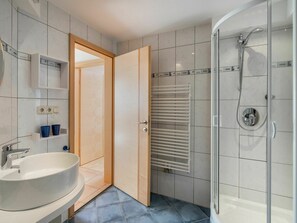 Baignoire, Luminaire Plomberie, Robinet, Propriété, Salle De Bains, Porte, Douche, Tete De Douche, Porte De Douche