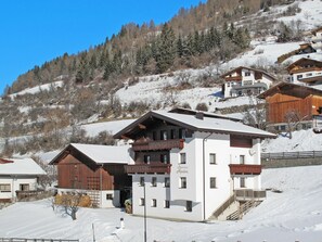 Berg, Himmel, Schnee, Eigentum, Gebäude, Fenster, Baum, Steigung, Haus, Biome