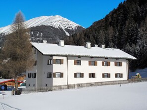 Snow, Winter, Mountain, Property, Mountainous Landforms, Hill Station, Mountain Range, House, Alps, Roof