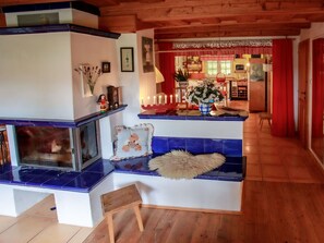 Propriété, Design Intérieur, Bâtiment, Bois, Rayonnage, Salon, Sol, Immobilier, Étagère, Dur