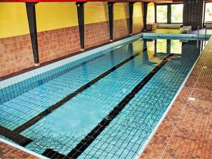 Wasser, Schwimmbad, Rechteck, Gebäude, Flooring, Linie, Fussboden, Wand, Holz, Verbundwerkstoff