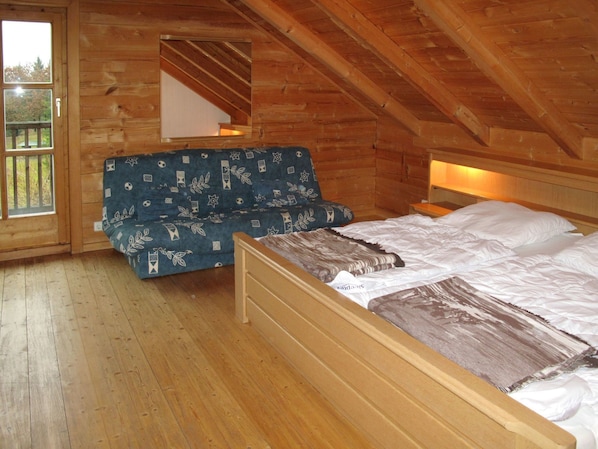 Zimmer, Eigentum, Bett, Fussboden, Dachboden, Möbel, Schlafzimmer, Hartholz, Holz, Gebäude