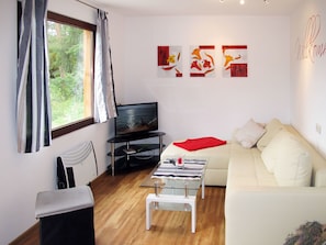 Pièce, Propriété, Meubles, Design Intérieur, Salon, Rouge, Sol, Maison, Bâtiment, Parquet