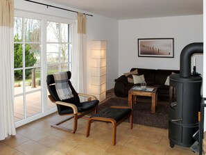 Zimmer, Möbel, Eigentum, Wohnzimmer, Gebäude, Fussboden, Interior Design, Haus, Grundeigentum, Stuhl