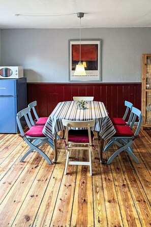 Furniture, Couch, Building, Table, Chair, Wood, Interior Design, Living Room, Hall, Flooring