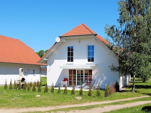 Plante, Ciel, Bâtiment, Fenêtre, Arbre, Maison, Lot Terre, Herbe, Chalet, Quartier