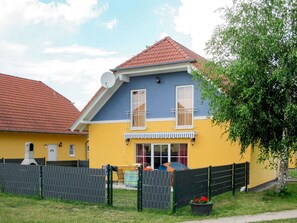 Ciel, Nuage, Plante, Bâtiment, Fenêtre, Propriété, Maison, Arbre, Clôture, Lot Terre