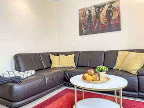 Furniture, Couch, Property, Table, Product, Comfort, Rectangle, Interior Design, Studio Couch, Living Room