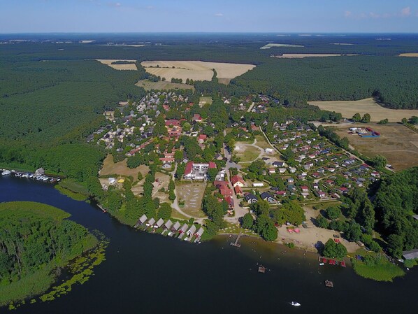 Wasser, Wasservorräte, Himmel, Natürliche Landschaft, Küsten Und Ozeanische Forms, Urban Design, Bank, Landschaft, Wasserweg