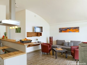 Zimmer, Möbel, Wohnzimmer, Interior Design, Eigentum, Gebäude, Tabelle, Haus, Fussboden, Gelb