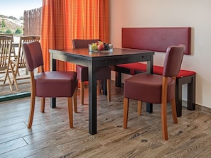 Möbel, Zimmer, Esszimmer, Tabelle, Stuhl, Küche & Esszimmer Tisch, Hartholz, Fussboden, Interior Design, Kaffetisch