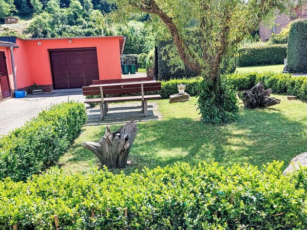 Plante, Propriété, Extérieur Banc, Paysage Naturel, Botanique, Arbre, Lot Terre, Mobilier De Jardin, Végétation, Herbe
