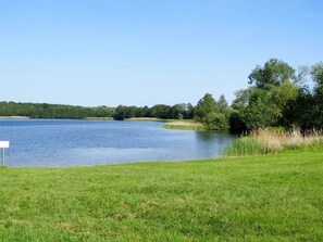 Paysage Naturel, Plan D'Eau, Ressources En Eau, L'Eau, La Nature, Environnement Naturel, Réserve Naturelle, Lot Terre, Lac, Réservoir