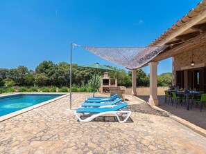 Sky, Water, Plant, Shade, Tree, Outdoor Furniture, Leisure, Landscape, Sunlounger, Residential Area