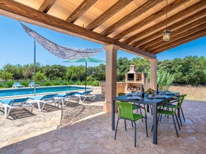 Propriété, Meubles, Table, Plante, Ciel, Bleu Azur, La Nature, Ombre, Mobilier De Jardin, Tableau De Plein Air