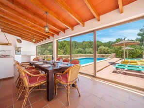 Holz, Flooring, Möbel, Resort, Schwimmbad, Veranda, Holzbeize, Estate, Stuhl, Decke