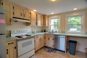 Kitchen | Dishwasher | Coffee Maker