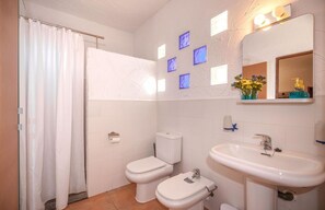 Miroir, Luminaire Plomberie, Évier, Lavabo, Robinet, Violet, Produit, Salle De Bains, Toilette, Siège De Toilette
