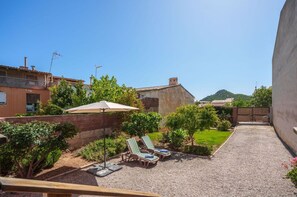 Plante, Ciel, Propriété, Bâtiment, Lot Terre, Fenêtre, Design Urbain, Arbre, Quartier, Zone Résidentielle