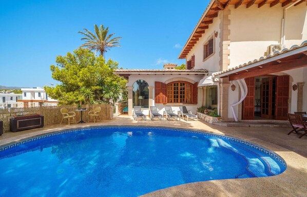 Water, Building, Property, Plant, Sky, Window, Azure, Blue, Swimming Pool, House