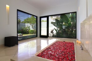 Bathtub