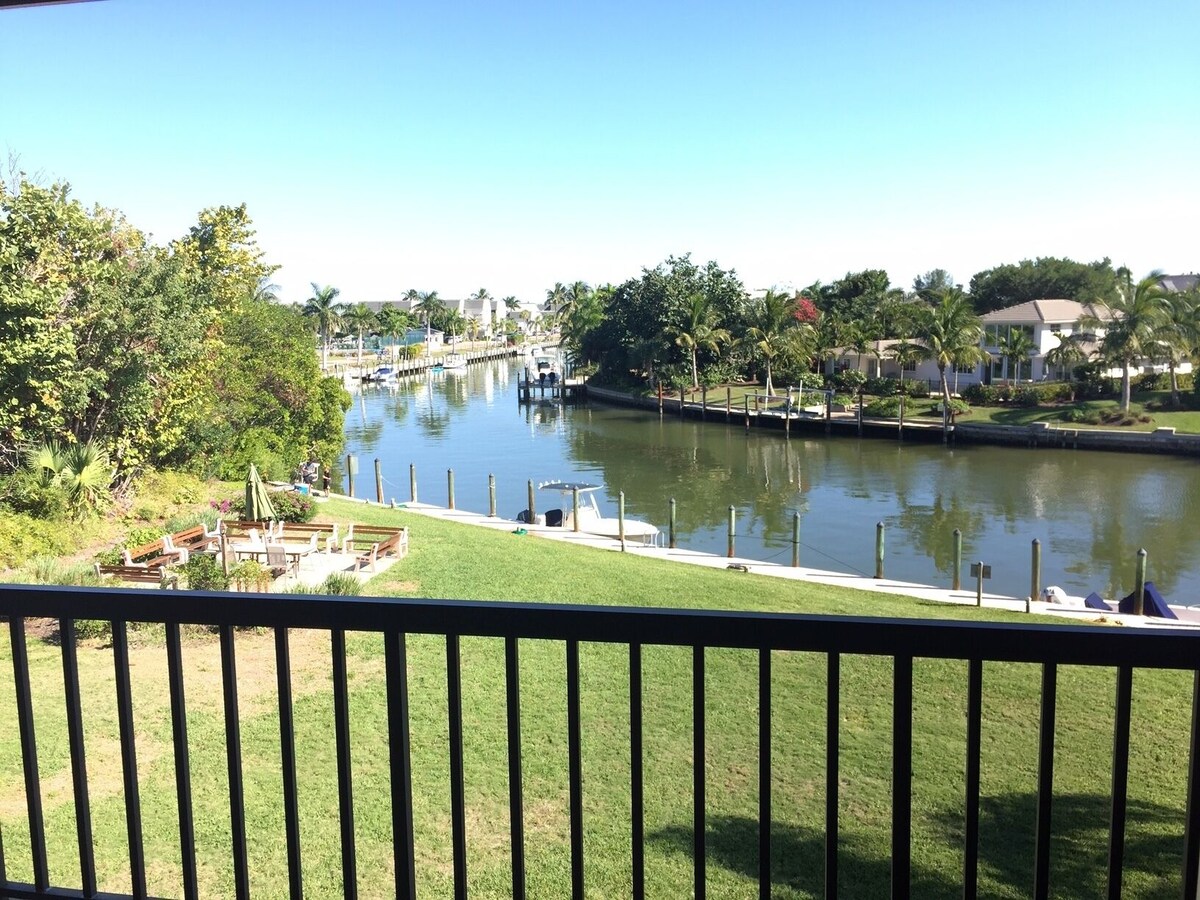 Best kept secret on Sanibel, Island living at its best.