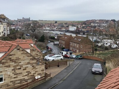 NUEVA LISTA - WHITBY HARBOUR VIEW. Plazas de parking privadas.
