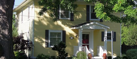 Aylesbury Manor Vacation Rental in Niagara on the lake, Ontario, Canada