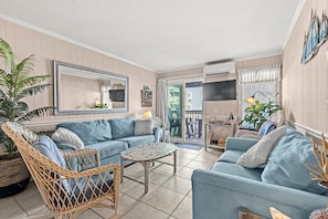 A Place at The Beach 9530-1C Living Area