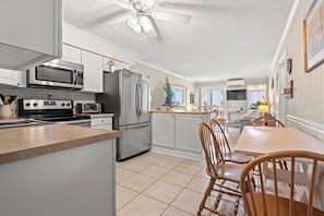 A Place at The Beach 9530-1C Kitchen