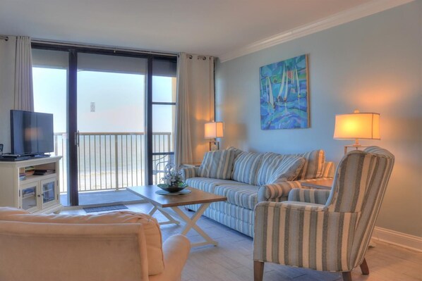 Pelican Watch 602-Living Room