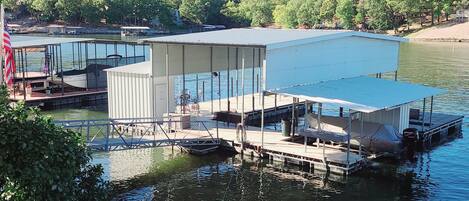 Huge Private Dock All to Yourself! Extra protection for your boat w/side panels