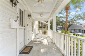 Front Porch with Seating!