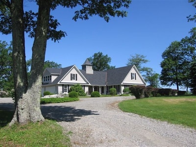 Sharon Country Estate On 300 Acres With 100 Mile Views