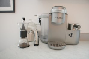 Kaffee und/oder Kaffeemaschine