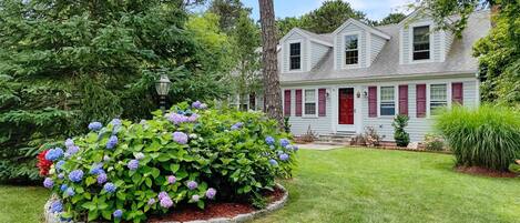 Welcome to Perfectly Content- 209 Indian Hill Road Chatham Cape Cod New England Vacation Rentals