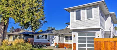 WELCOME TO YOUR BRAND NEW SUPER MODERN EXECUTIVE SUITE DIRECTLY ABOVE THE GARAGE